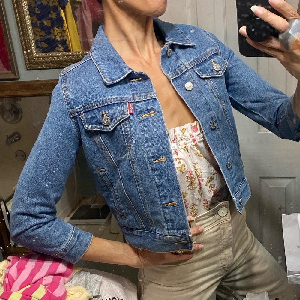 Vintage Levi’s jean jacket cropped XS lined XXS